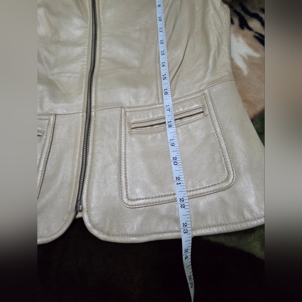 Bernardo Women's Leather Jacket Sz Small - Picture 13 of 16